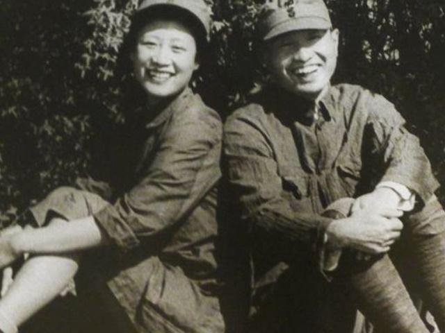 國(guó)防部長(zhǎng)是干什么的，職責(zé)與重要性解析，國(guó)防部長(zhǎng)職責(zé)與重要性解析，守護(hù)國(guó)家安全的重要角色