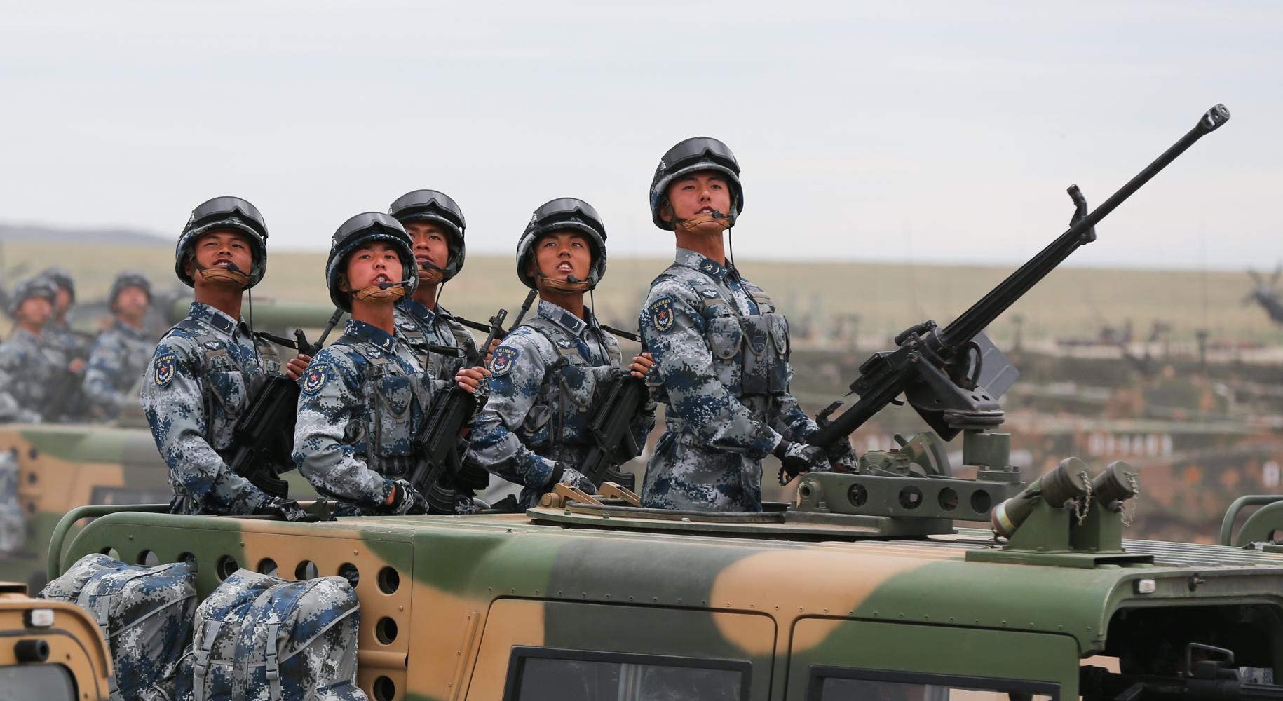 建軍90年閱兵完整版，回顧歷史，展望未來，建軍90年閱兵回顧，歷史印記與未來展望