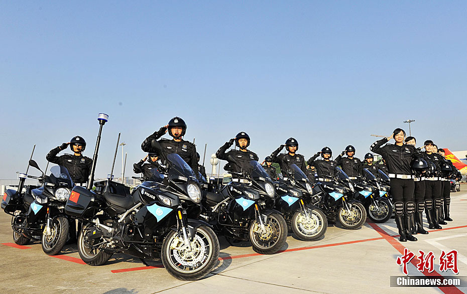 國賓護衛(wèi)隊護衛(wèi)視頻，展現(xiàn)榮譽與力量的精彩瞬間，國賓護衛(wèi)隊榮譽與力量的精彩瞬間，護衛(wèi)視頻展現(xiàn)震撼力量
