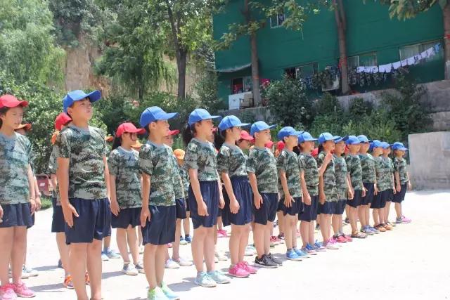 軍事夏令營視頻，體驗軍事訓(xùn)練，展現(xiàn)青少年風(fēng)采，軍事夏令營體驗之旅，青少年風(fēng)采展現(xiàn)與軍事訓(xùn)練紀(jì)實(shí)