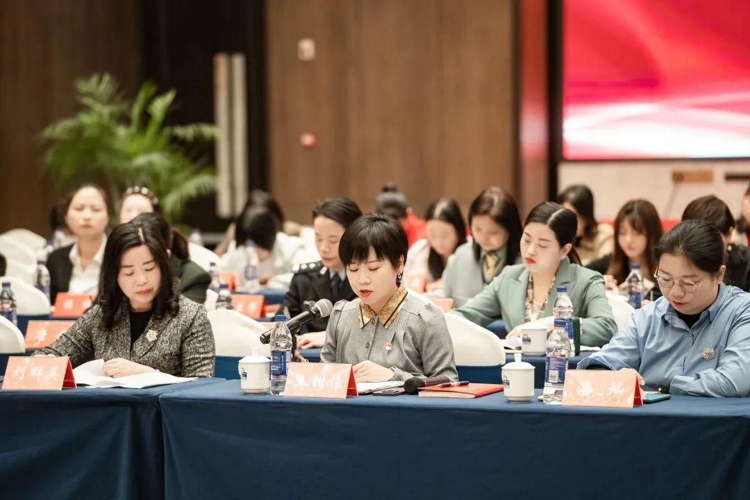 正版管家婆軟件，全面解析其優(yōu)勢與價值，正版管家婆軟件，優(yōu)勢與價值全面解析