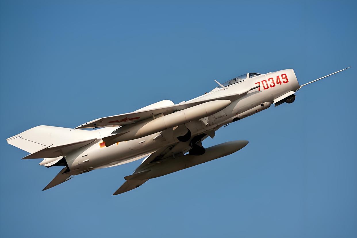 殲-6戰(zhàn)斗機高清圖片展示及其歷史背景，殲-6戰(zhàn)斗機高清圖片展示與歷史背景揭秘