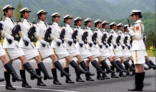 女兵儀仗隊視頻，展現(xiàn)力量與榮耀的瞬間，女兵儀仗隊瞬間展現(xiàn)力量與榮耀風采的視頻記錄