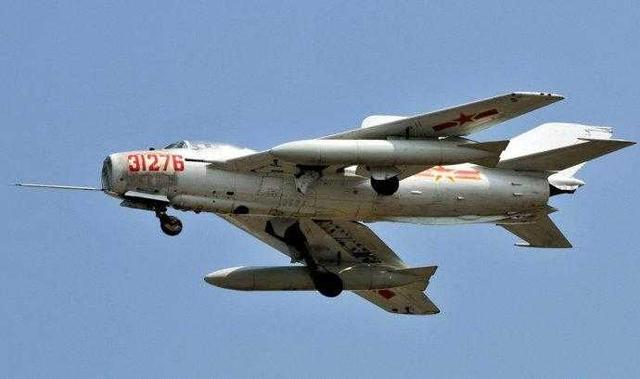 殲6戰(zhàn)斗機高清圖片，歷史、技術特點與現(xiàn)代價值，殲6戰(zhàn)斗機，歷史、技術特點與現(xiàn)代價值的高清圖片展現(xiàn)