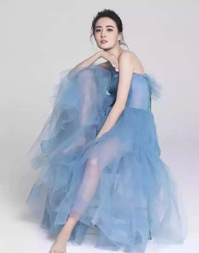 探究90后女明星的世界，璀璨星辰的她們都有哪些獨特魅力？，璀璨星辰下的90后女明星，獨特魅力大揭秘！