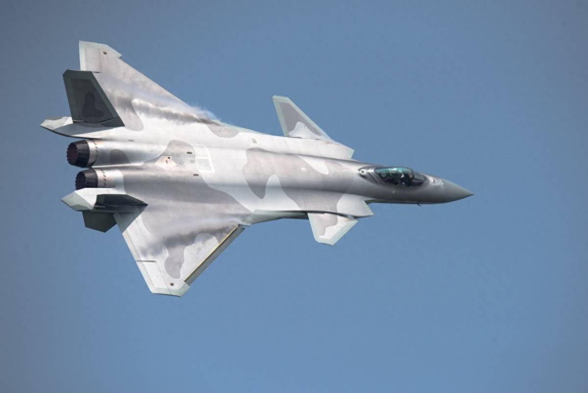 揭秘殲-20戰(zhàn)機(jī)的卓越性能與未來(lái)展望，揭秘殲-20戰(zhàn)機(jī)的性能優(yōu)勢(shì)及未來(lái)展望