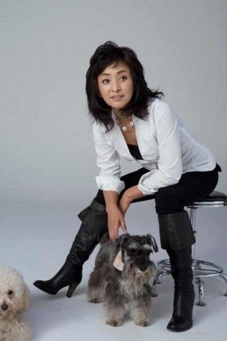 演員李勤勤的個(gè)人資料與圖片，李勤勤個(gè)人資料及圖片簡(jiǎn)介