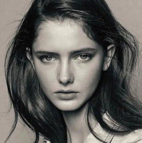 素顏?zhàn)蠲赖呐?，自然之美的?dú)特魅力，素顏之美，自然之魅力的獨(dú)特展現(xiàn)