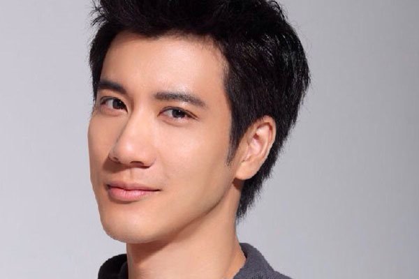 鄭伊健個(gè)人資料簡(jiǎn)介圖片，鄭伊健個(gè)人資料簡(jiǎn)介及圖片