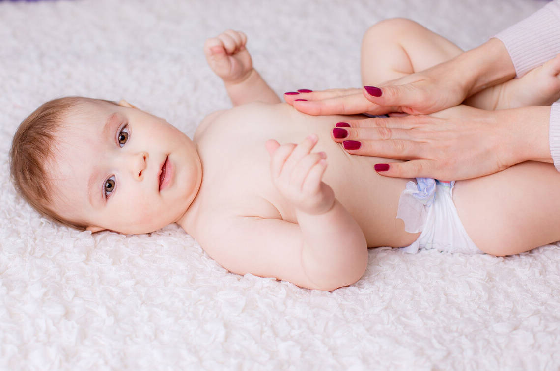 新生兒吃母乳放屁拉稀，原因、應(yīng)對(duì)措施與注意事項(xiàng)，新生兒母乳喂養(yǎng)，放屁拉稀的原因、應(yīng)對(duì)措施及注意事項(xiàng)