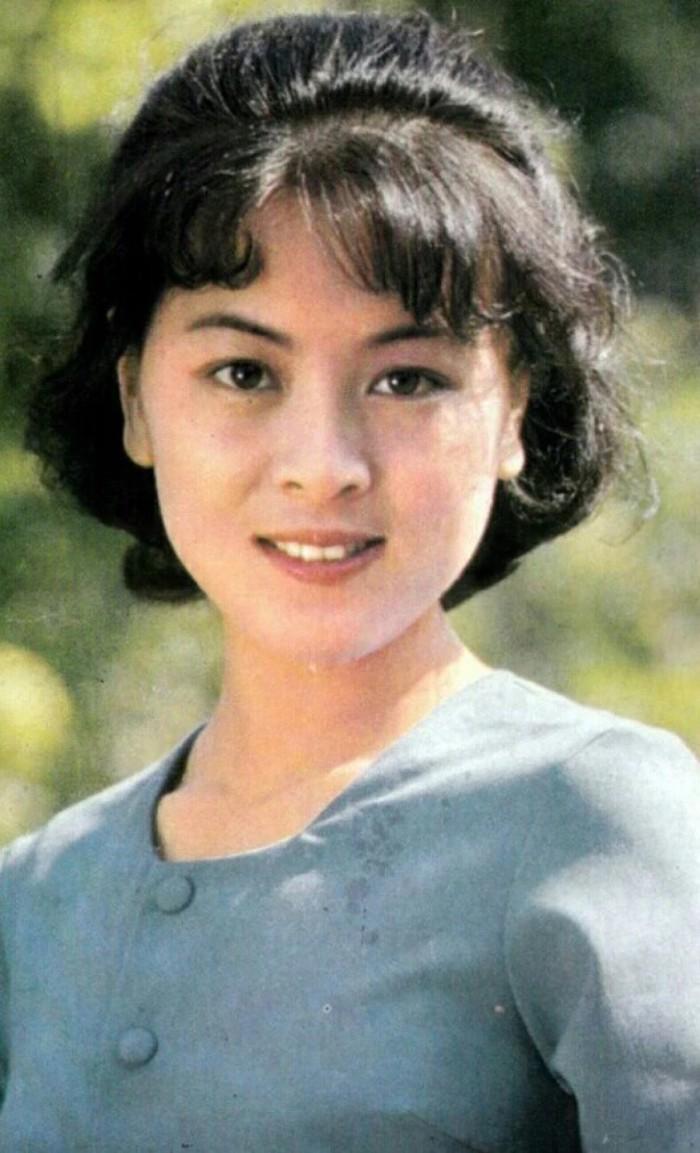 大陸女明星排行榜，璀璨閃耀的華語(yǔ)影視界之星，大陸女明星璀璨排行榜，華語(yǔ)影視界的閃耀之星