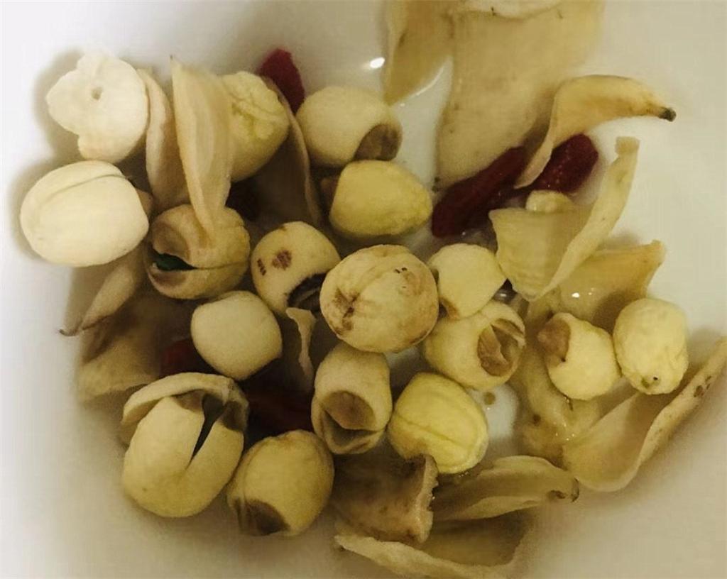 銀耳蓮子羹的制作方法與美味秘訣，銀耳蓮子羹的制作方法與美味秘訣分享！