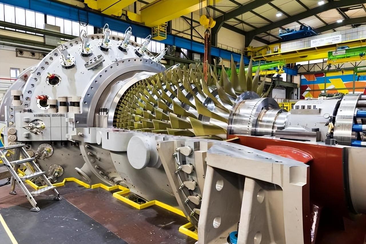 揭秘中國海軍新篇章，004航母即將完工圖片一覽，中國海軍新篇章揭秘，004航母即將完工全景展示