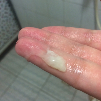 陰部流出來的液體是什么？全面解析女性分泌物，女性陰部流出液體的全面解析，了解女性分泌物成分與特性