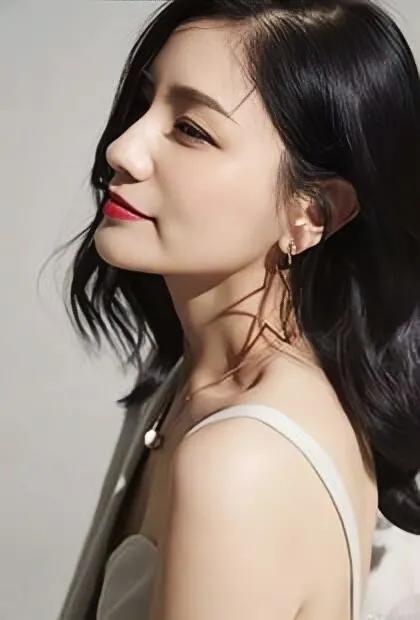 中國內(nèi)地最美女演員，璀璨星光閃耀影視界，中國內(nèi)地最美女演員璀璨奪目，影視界星光閃耀之路