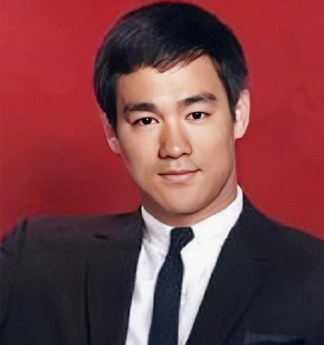 成龍資料個(gè)人信息，一位國際巨星的人生軌跡，成龍，國際巨星的人生軌跡與個(gè)人信息揭秘